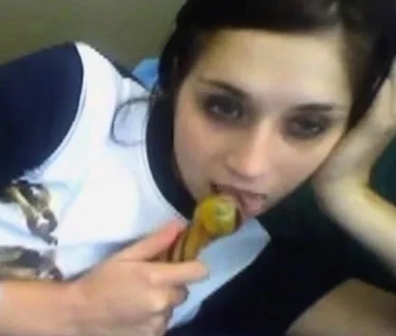 Elle adore se montrer en webcam