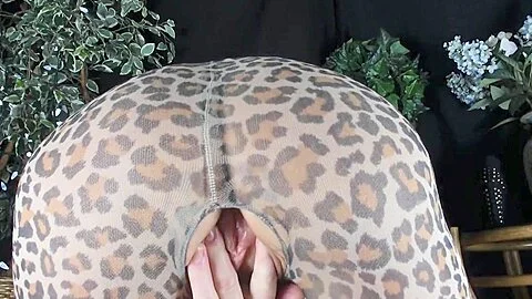 HOT STEP MOM IN HALLOWEEN BODY SUIT COUGAR COSTUME