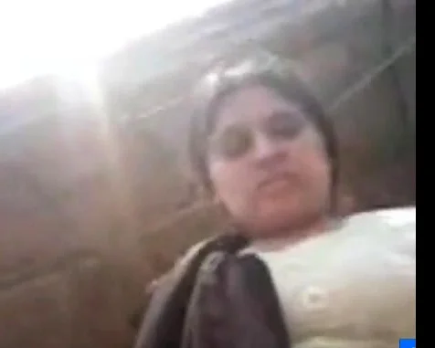 higab aunty fucked while washing