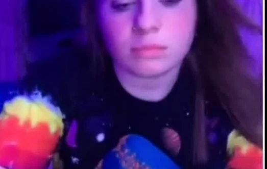 Amateur Webcam Teen Masturbates And Teases