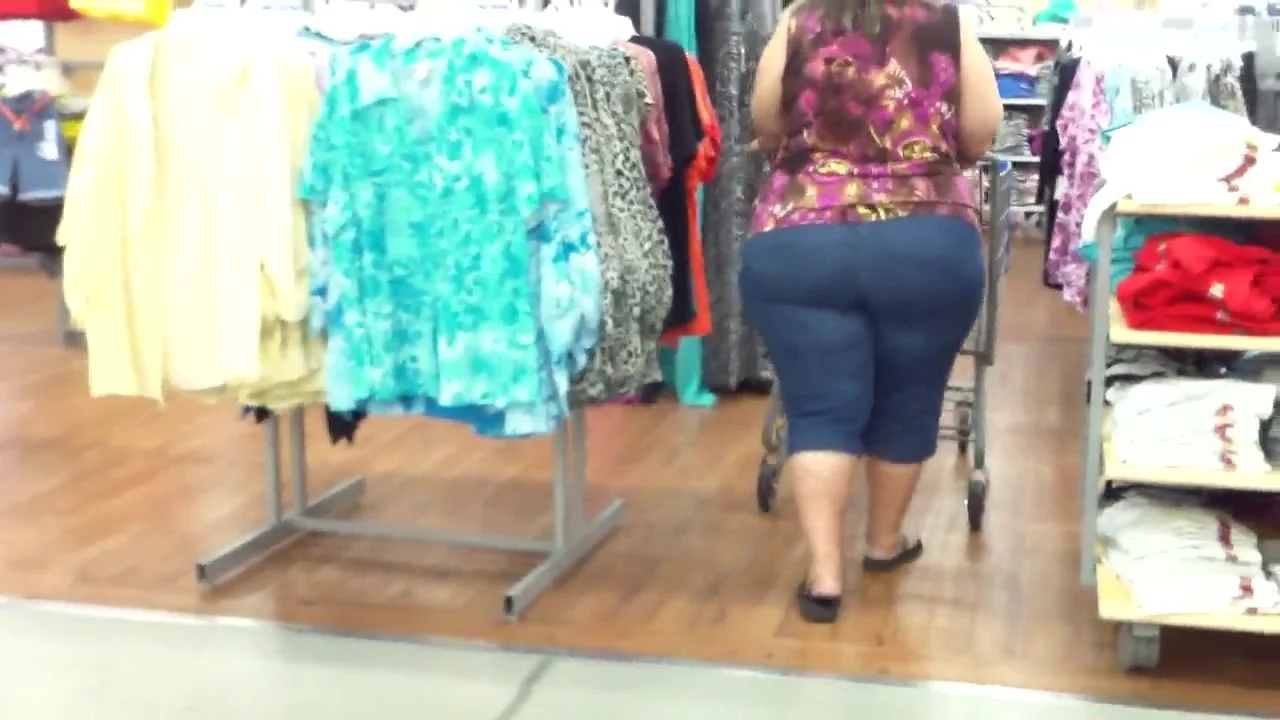 Huge White Buttocks Spotted...