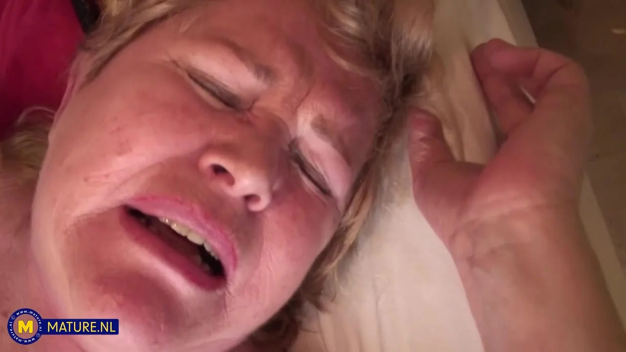 Curvy Grandma Gets A Good Pussy Pounding From Her Younger Boyfriend - MatureNl