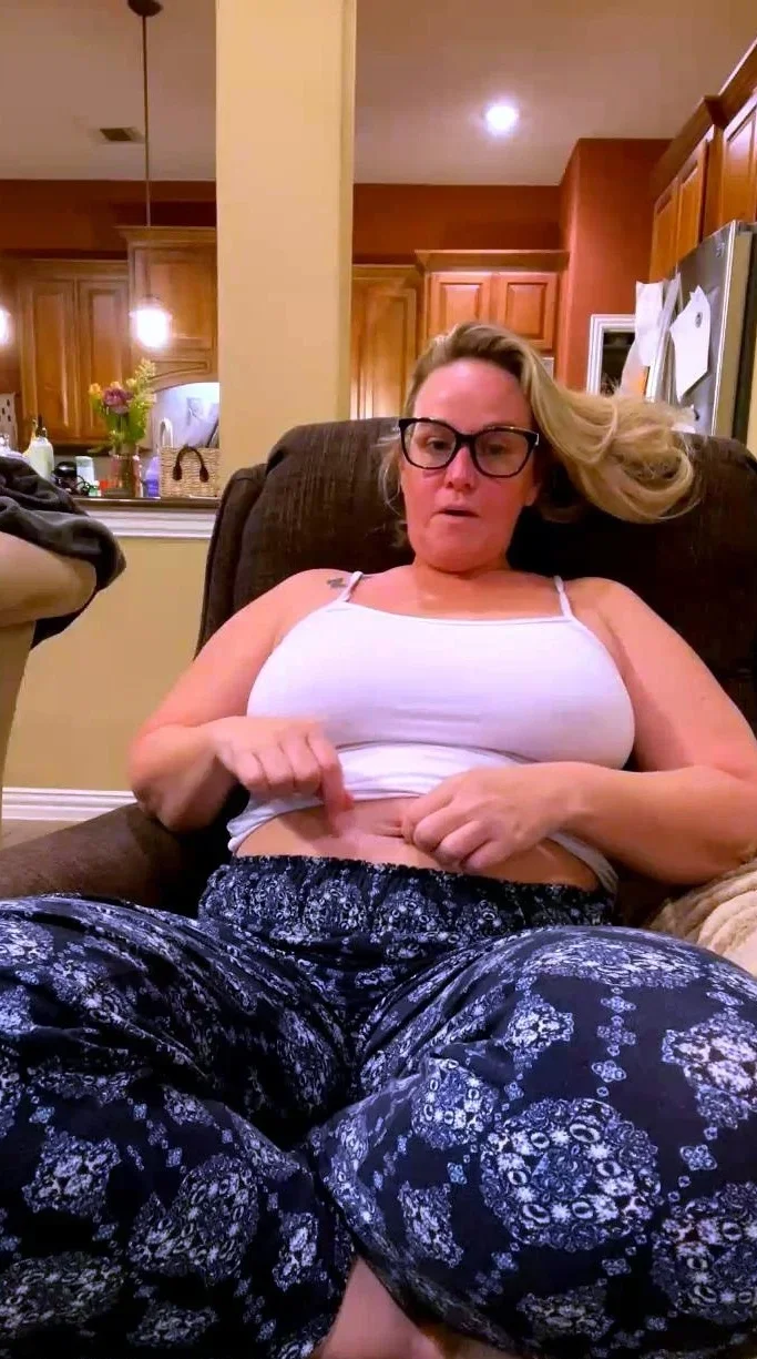Big boobs milf masturbates with her dildo