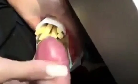 Small french fries with mayonnaise
