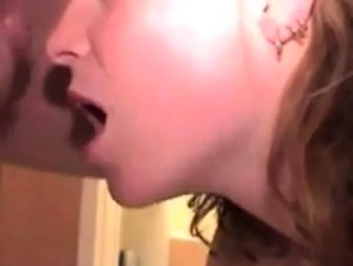 elle suce et avale