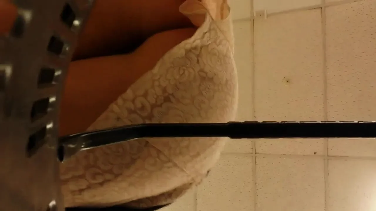 quick upskirt