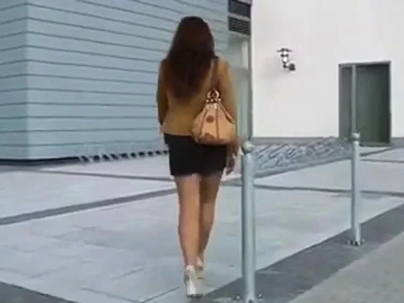 nylons and heels in public