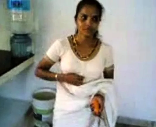 tamil show boobs in kitchen