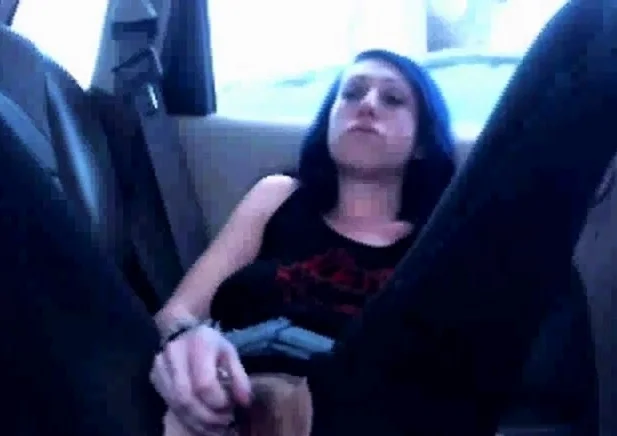 Slut's Daring Wank in back of her Car !