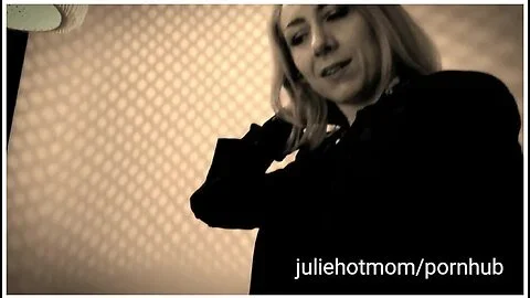 Le Fils Decouvre Que Sa Belle-mere Est Infidele With James Band, Amatrice Francaise And Julie Holly