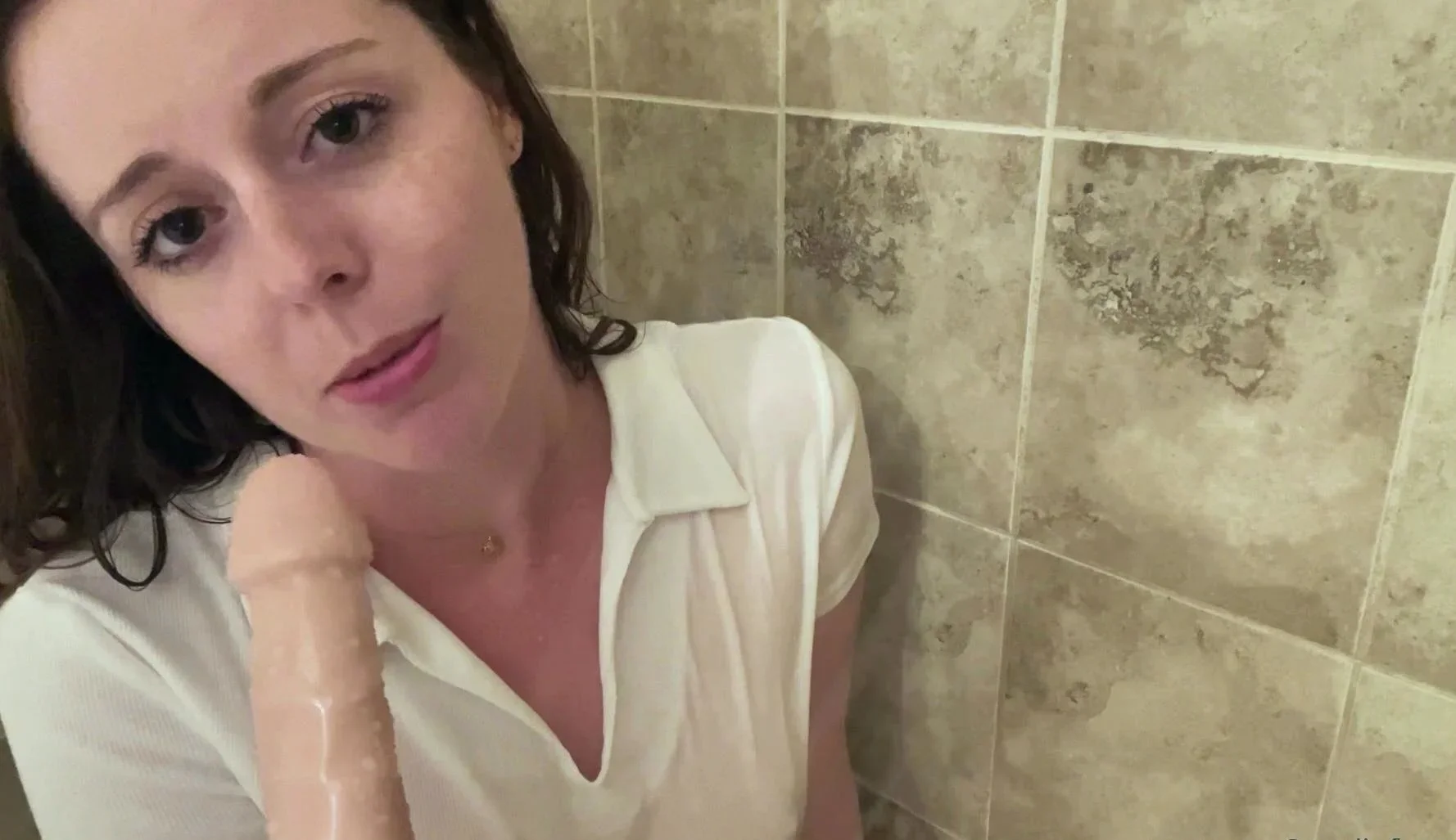 Solo teen babe with moist toyed big taco