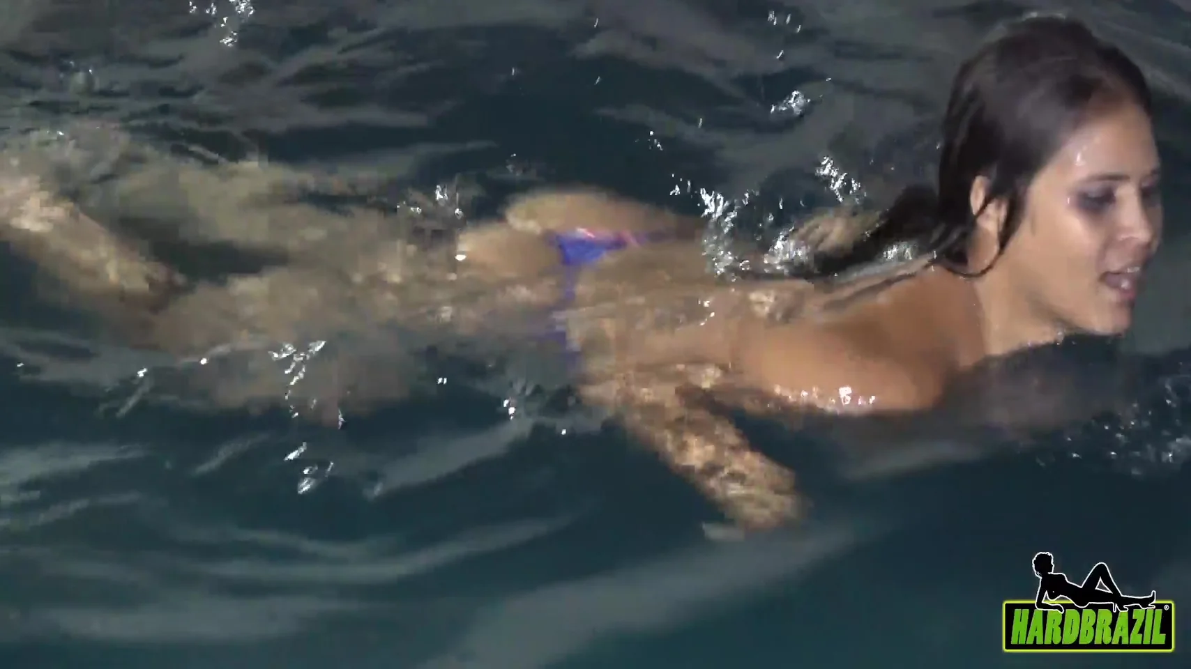 Jeniffer Matrix In Nadando Pelada Na Piscina 3 Min