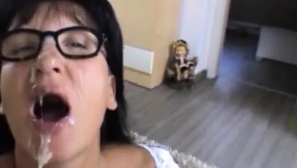 Amateur Mitten Ins Gesicht Compilation - Sexy Sluts