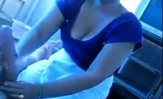 Amateur Asian MILF, massage with happy ending
