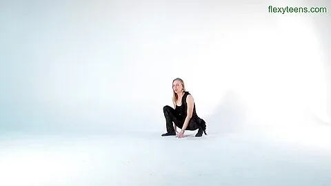Belaya Softcore Gymnastics And Splits With Sofy A