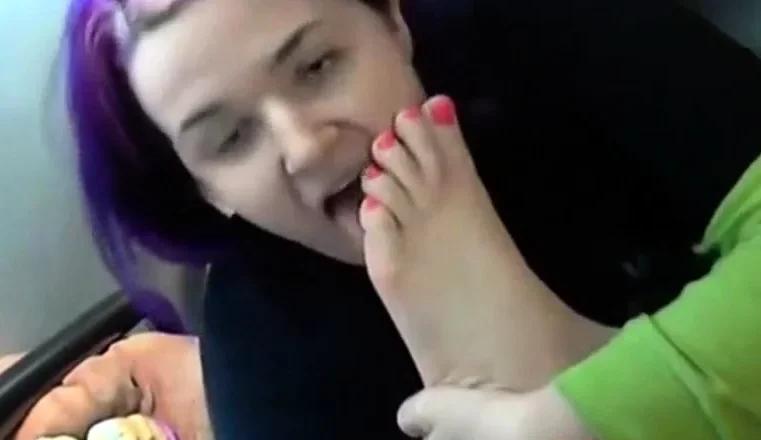 Emo Goth Girl's Foot Fetish Webcam Show