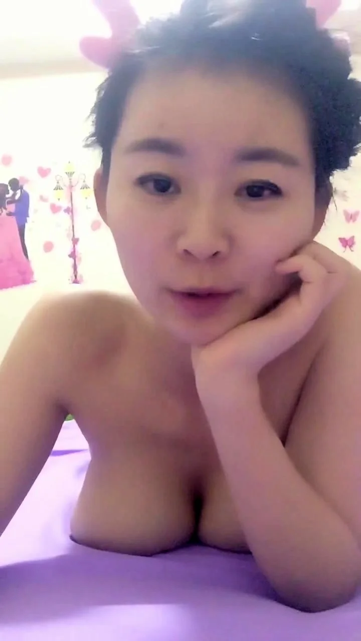 Shy Teen Showing Her Big Boobs Cam