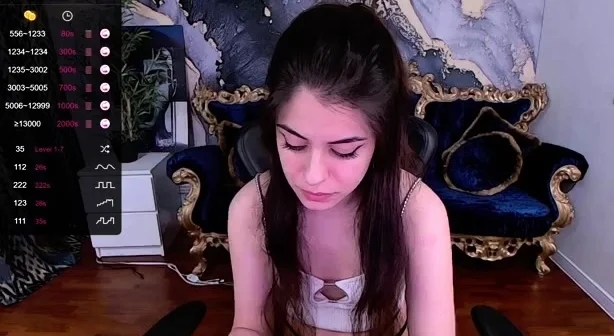 Amateur Webcam Teen Masturbates And Teases