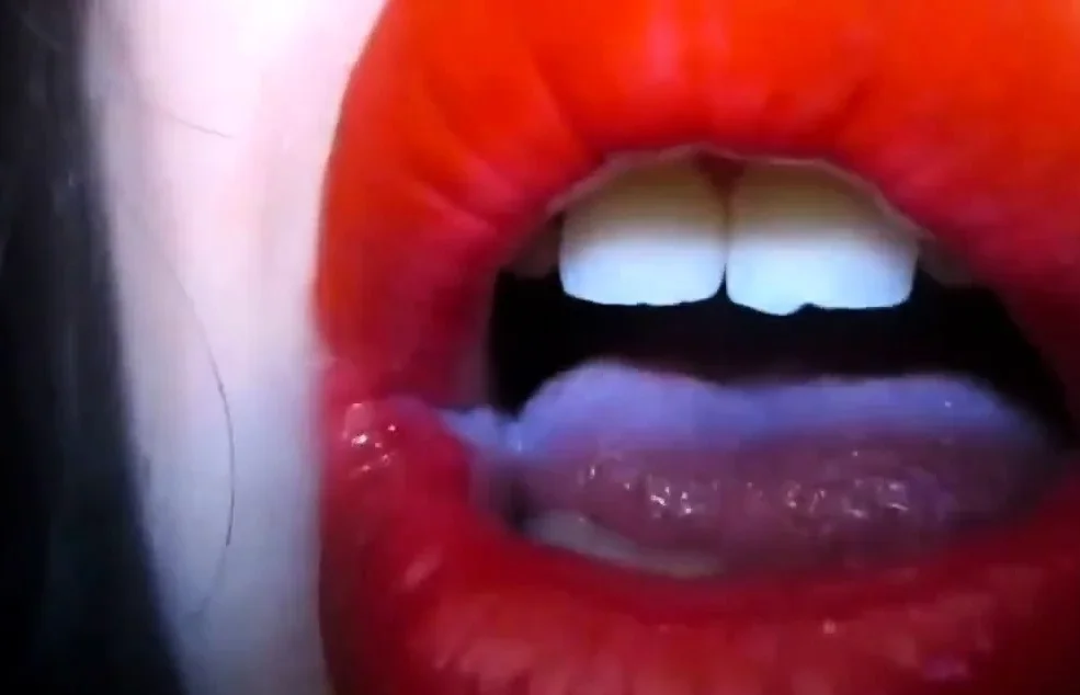Red Lipstick Weakness