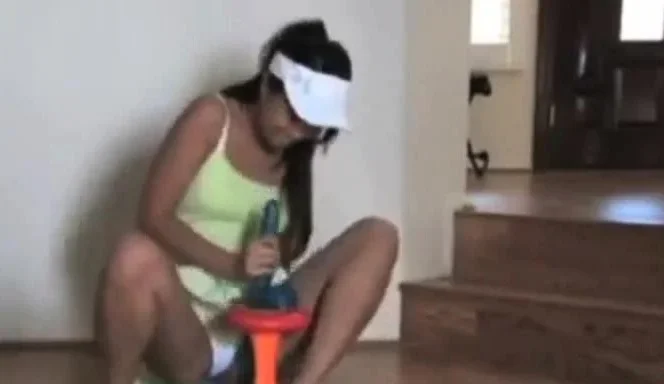 ASIAN TEEN PLAY WITH  BIG DILDO
