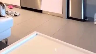 Grazi Mourao peituda deliciosa de ladinho dando a buceta