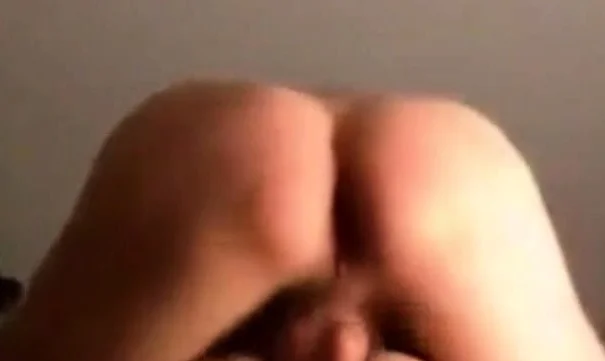 Anal fuck!! Si fa inculare profondamente amatoriale
