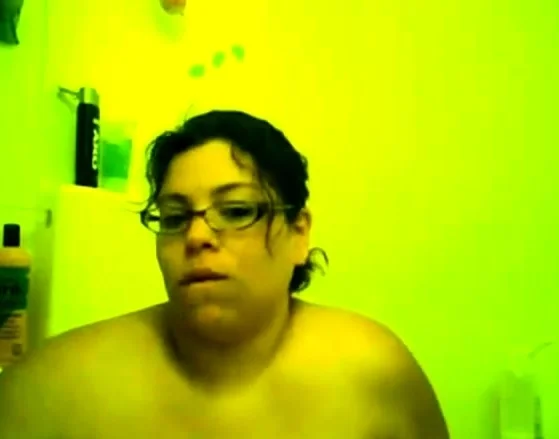BBW PLAY WITH TOY