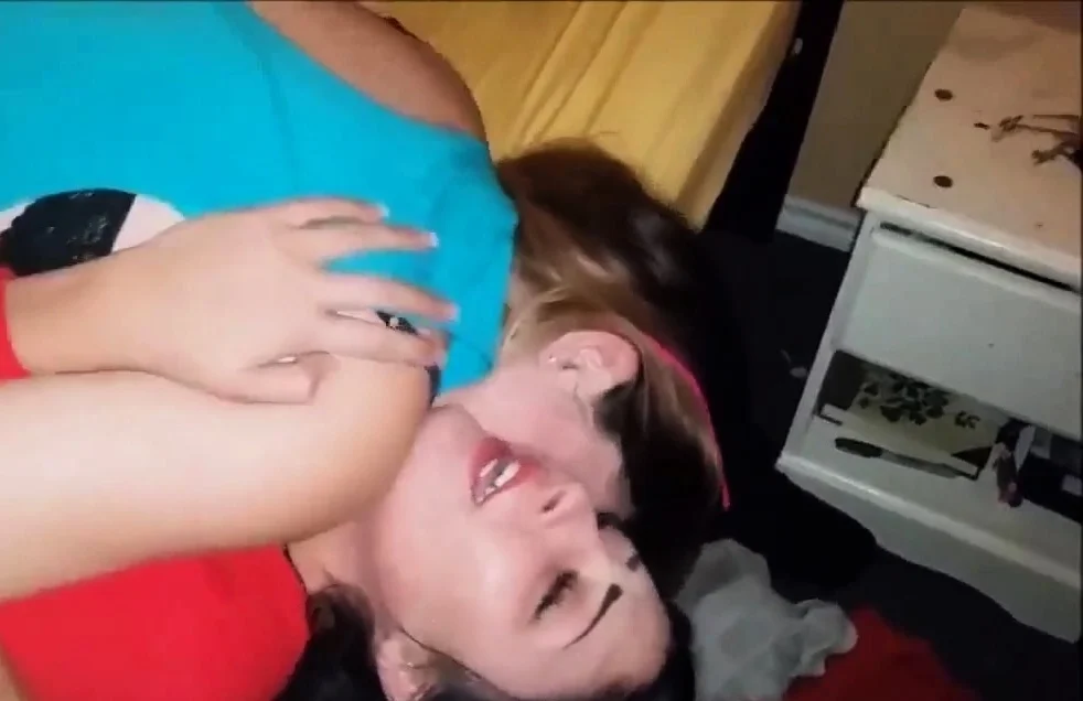 Amateur TEEN FFM w FACIAL