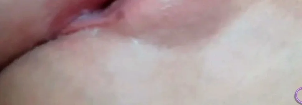 Close up MILF masturbation
