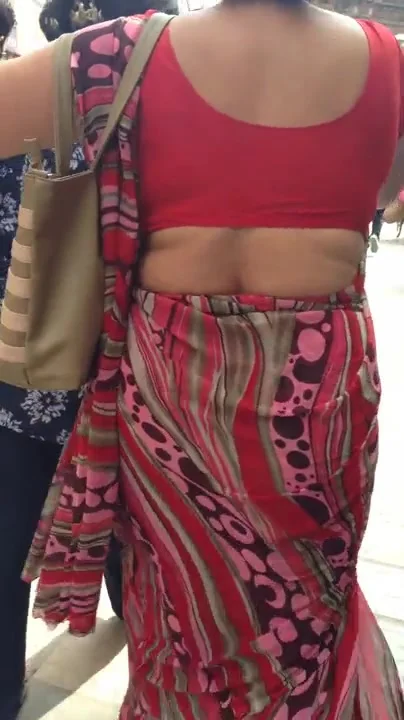 jiggling ass in saree