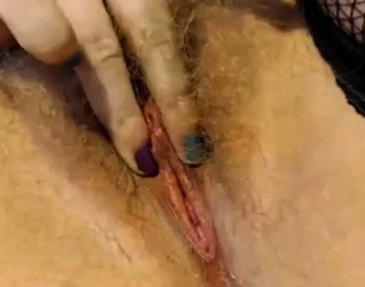 Hairy Blonde Pusy (CloseUp)