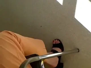Public Feet 135