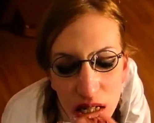 Secretary gets analized and jizzed on Glasses