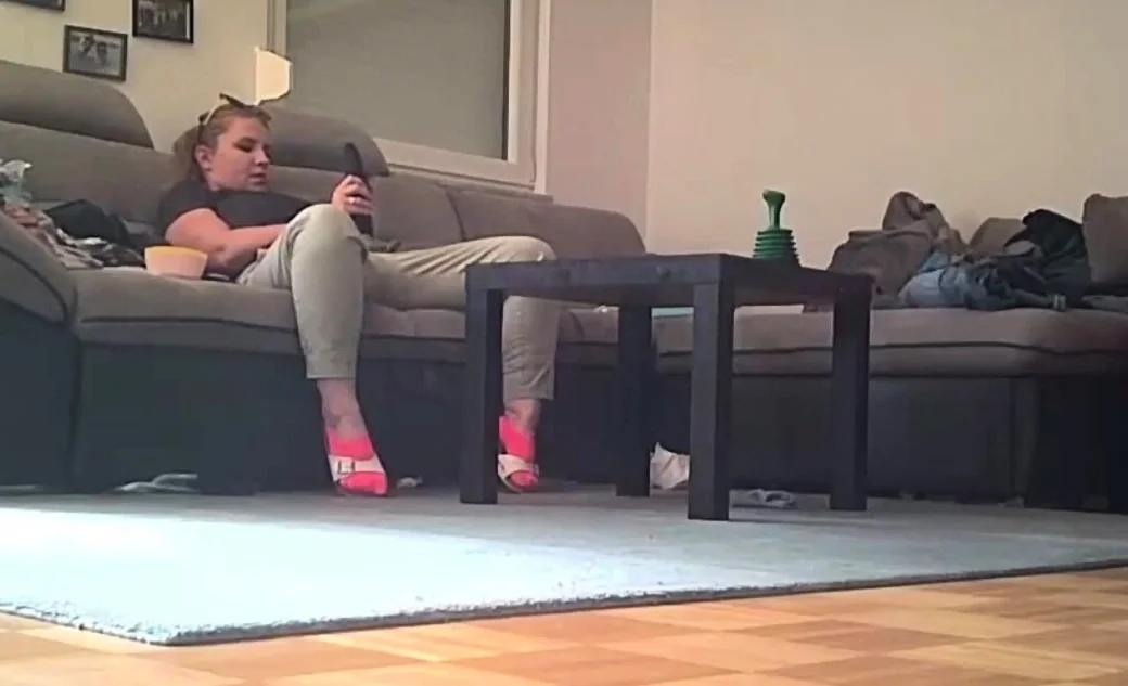 Caught my mom masturbating in clothes