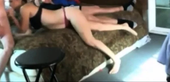 Amateur hot young girl getting shared