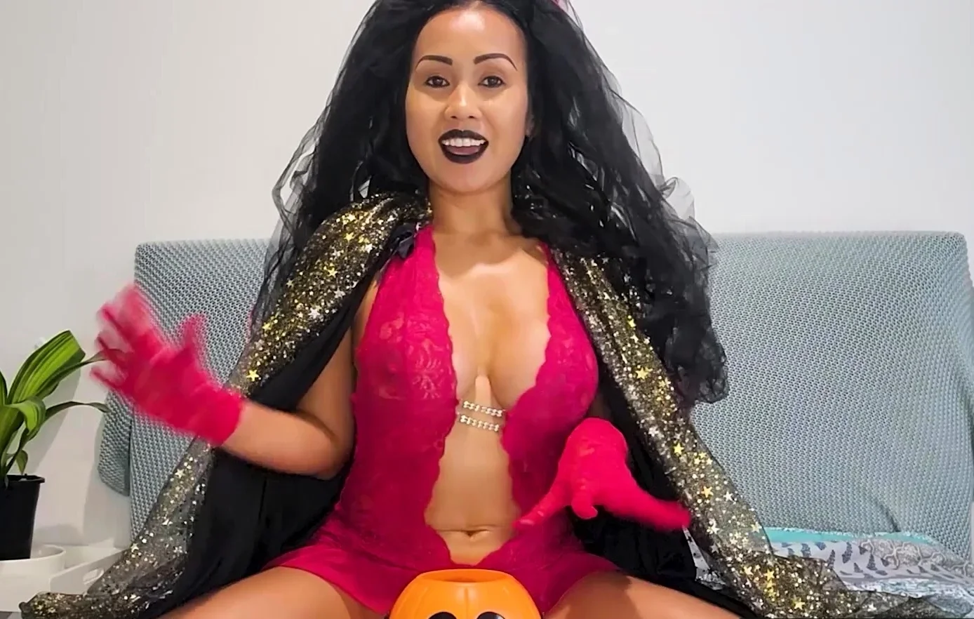 Hot teen playing the game with sex toy