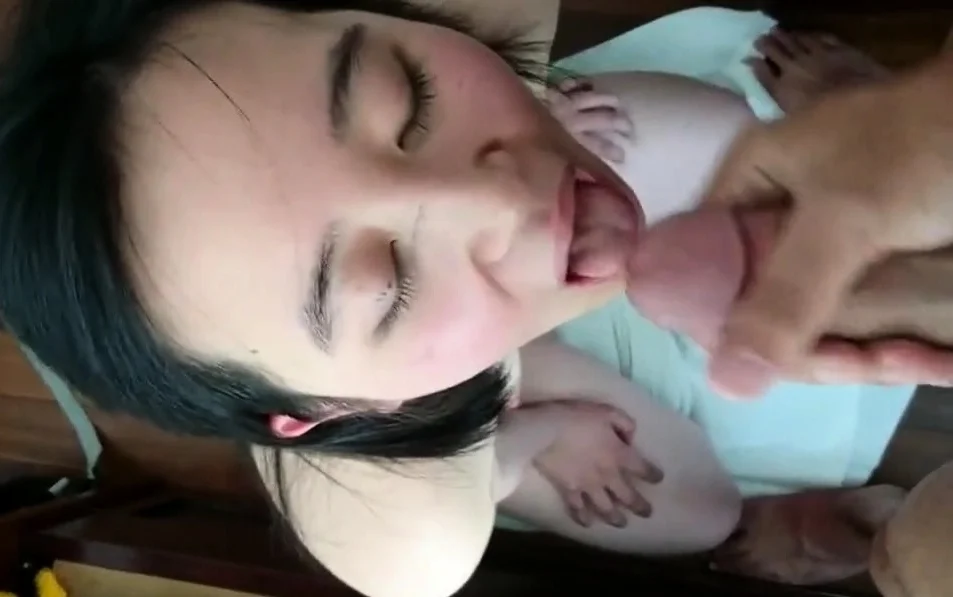 Cute Asian Blowjob and Facial