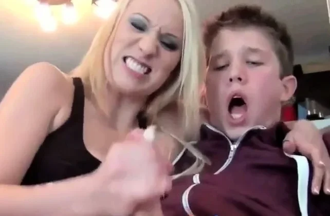 BLONDE HANDJOB HELP