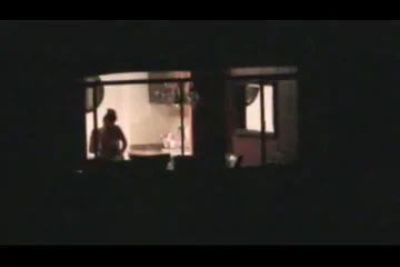 La vecina de lejos