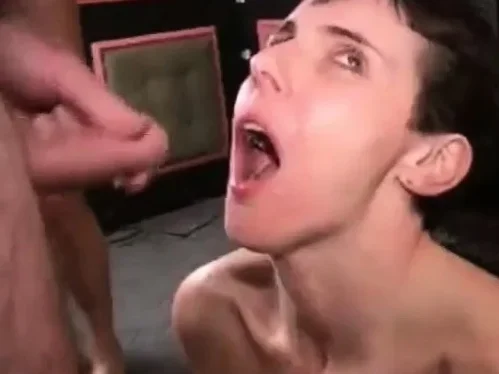 Skinny Amateur Brit Mature Bukkake!
