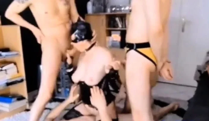 catwoman en gang bang
