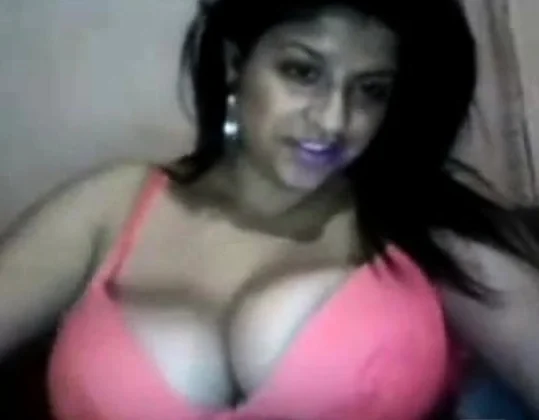 Desi busty