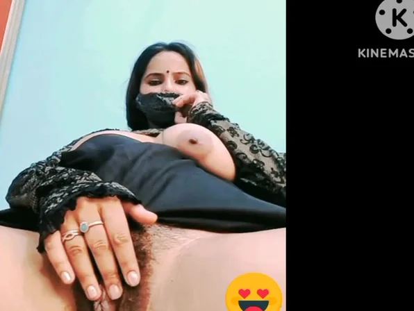 Horny Women Like To Play Boobs And Pussy