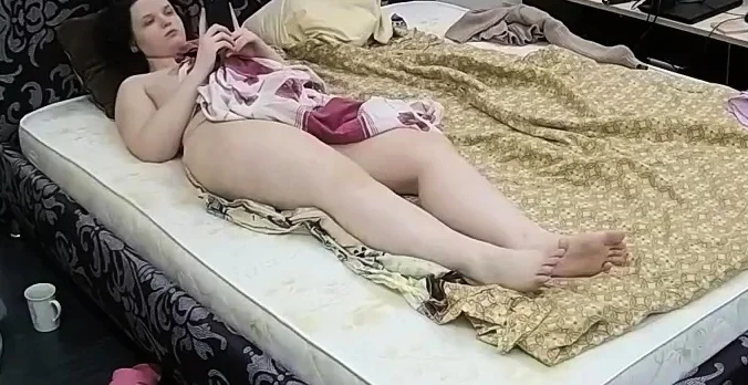 Amateur teen teases on cam