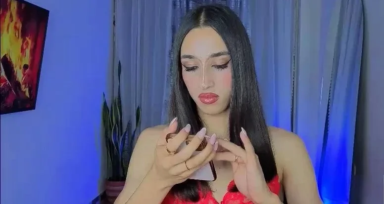 Brunette Solo Webcam Masturbation