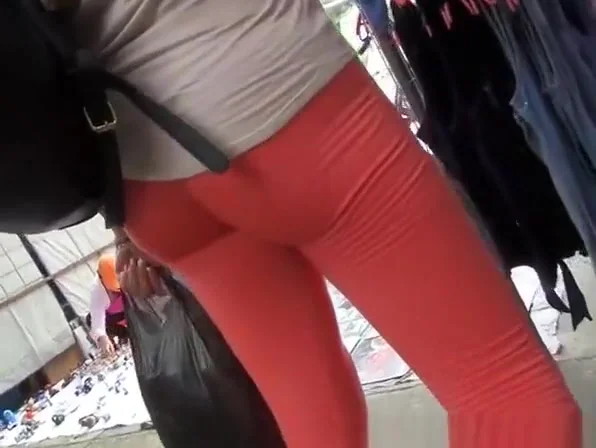 Chick in red leggings great cameltoe