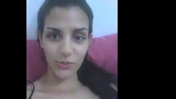 Novinha confiou e caiu no WhatsApp