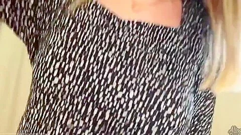 Russian Milf Let Her Wet Pussy Taste