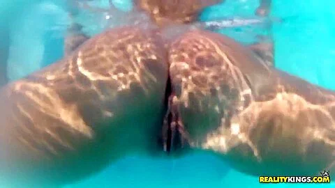 Underwater Pussy