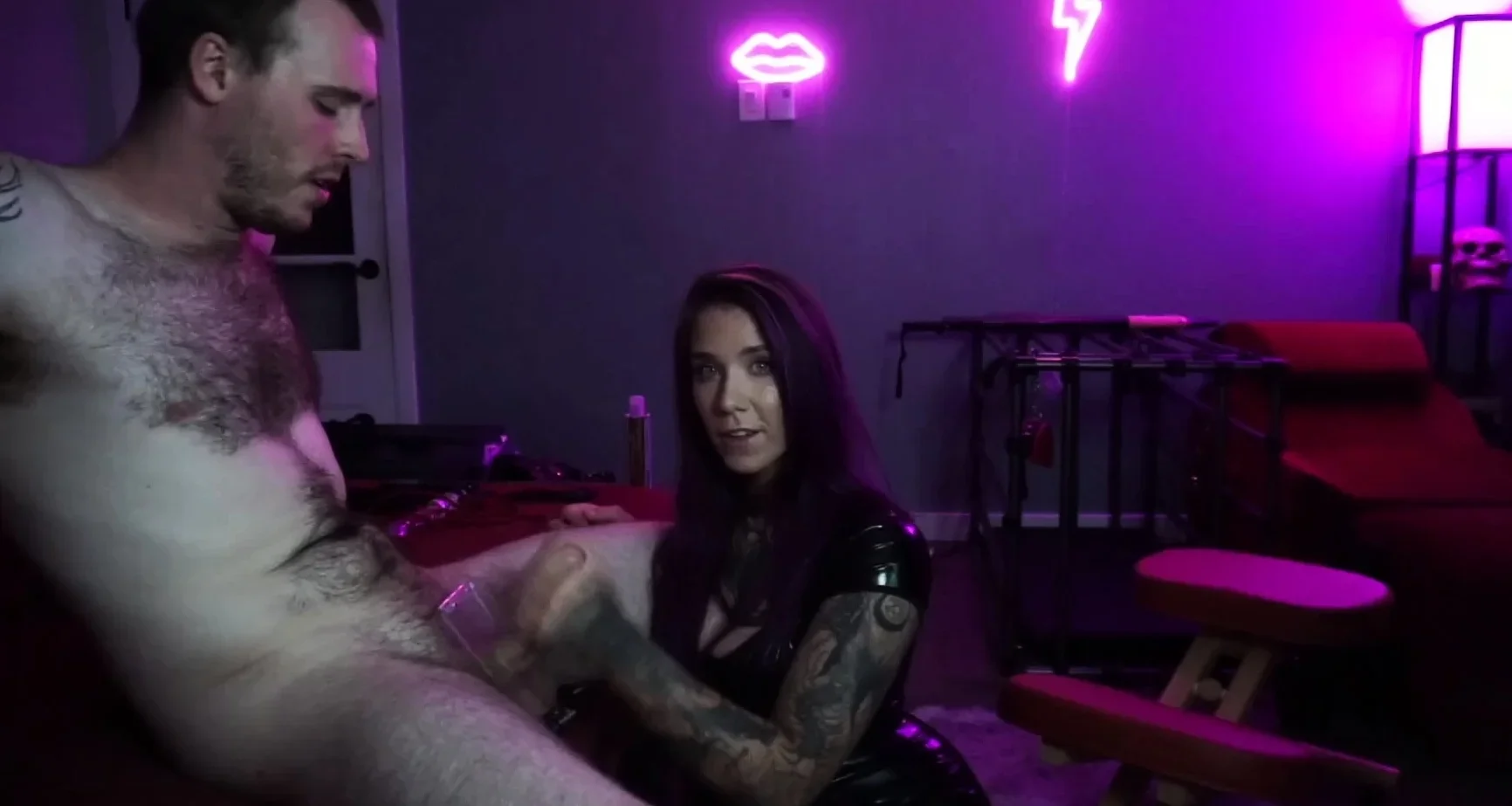 Brunette handjob amateur pulls for cum with lucky guy